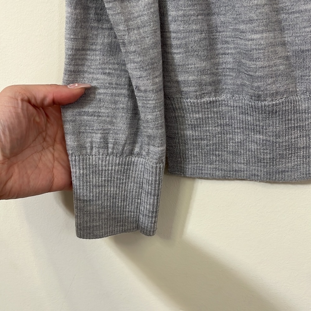GAP 100% Merino Wool Grey Pullover Sweater Size S Petite - Picture 4 of 7